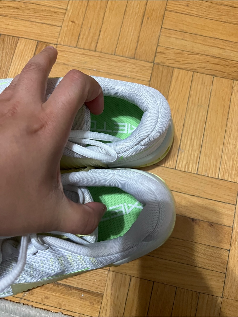 Nike shoe - Picture 6 of 7